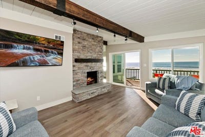 /international/us/1610-seacoast-drive-d-imperial-beach-ca-110108985433/