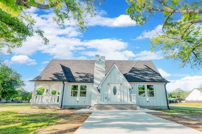 /international/us/808-n-main-street-tioga-tx-110099485839/