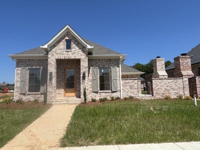 /international/us/104-somersett-road-starkville-ms-110107482877/