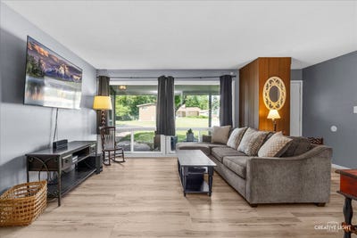 /international/us/4-woodcliff-road-montgomery-il-110108582568/