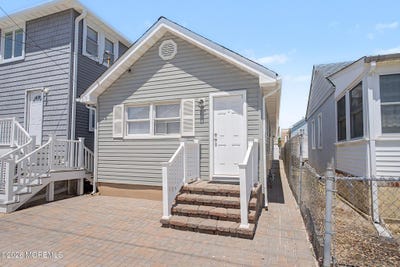 /international/us/120-blaine-avenue-seaside-heights-nj-110108252445/