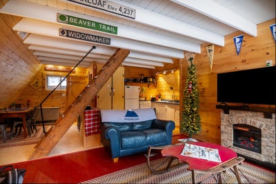 /international/us/4677-carrabassett-drive-wyman-twp-me-110101072601/