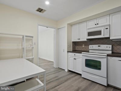 /international/us/2-high-stepper-court-pikesville-md-110108876825/