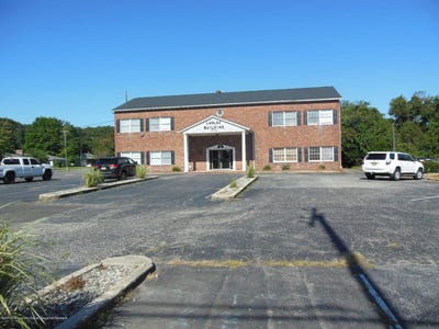 /international/us/500-n-us-highway-9-street-lanoka-harbor-nj-110107433348/