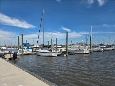 /international/us/100-marina-drive-st-simons-island-ga-110107980691/