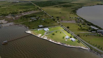 /international/us/620-egery-island-rd-taft-tx-110099474492/