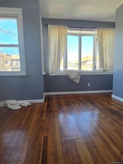 /international/us/4253-157th-street-flushing-ny-110107394664/