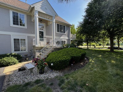 /international/us/2506-hatfield-court-elgin-il-110108477619/