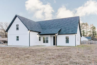 /international/us/1019-grand-avenue-benton-ar-110107465176/