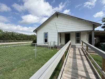 /international/us/616-w-4th-street-coleman-tx-110108638544/