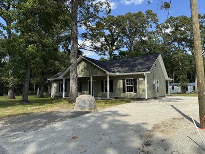 /international/us/217-middleton-street-eutawville-sc-110097735992/