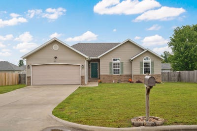 /international/us/410-e-magnolia-court-strafford-mo-110108384997/