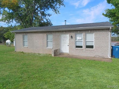 /international/us/4625-cedar-drive-hillsboro-mo-110102858285/