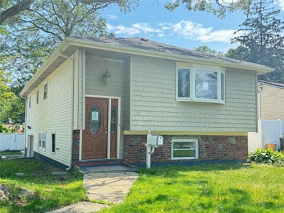 /international/us/38-moffitt-boulevard-east-islip-ny-110099017319/