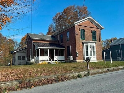 /international/us/400-river-street-fair-haven-vt-110107938641/