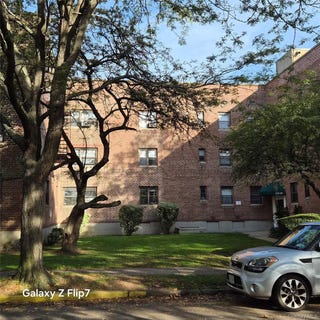 /international/us/215-09-47th-avenue-bayside-ny-110107765189/