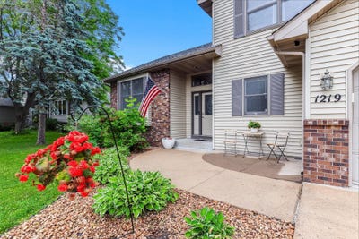 /international/us/1219-15th-street-se-forest-lake-mn-110108769364/