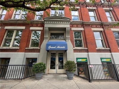 /international/us/408-w-saint-clair-avenue-unit-318-cleveland-oh-110100223315/