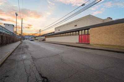 /international/us/1200-orr-ave-kittanning-pa-110105939647/
