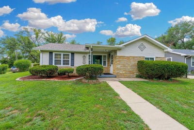 /international/us/901-w-4th-street-haysville-ks-110100984180/