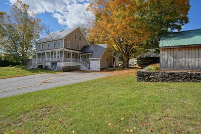/international/us/163-winnicutt-road-stratham-nh-110120496488/