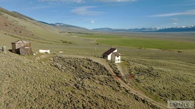 /international/us/2040-pahsimeroi-road-may-id-110108127061/