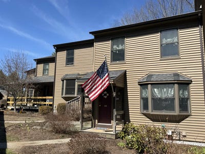 /international/us/2-bass-street-newmarket-nh-110107153906/