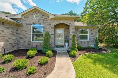 /international/us/122-litton-ln-cedar-creek-tx-110108741186/