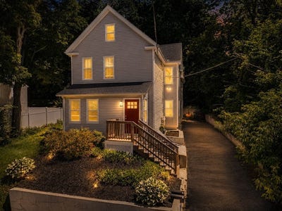 /international/us/163-elm-st-amesbury-ma-110108691982/