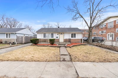 /international/us/7911-45th-street-lyons-il-110106602218/