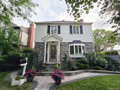 /international/us/56-49-215-street-bayside-ny-110120042916/