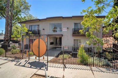 /international/us/11936-hart-st-north-hollywood-ca-110102281990/