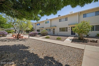 /international/us/8170-e-broadway-boulevard-tucson-az-110100358677/