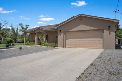/international/us/9-elias-road-los-lunas-nm-110109189588/