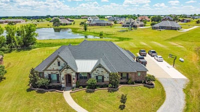 /international/us/44-mirror-lakes-court-gunter-tx-110102504018/