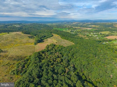 /international/us/sugar-camp-road-danville-pa-110110332918/