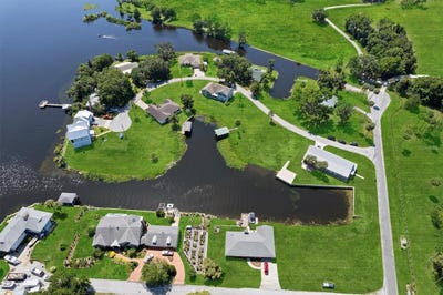 /international/us/3943-nw-219th-street-road-micanopy-fl-110099581501/