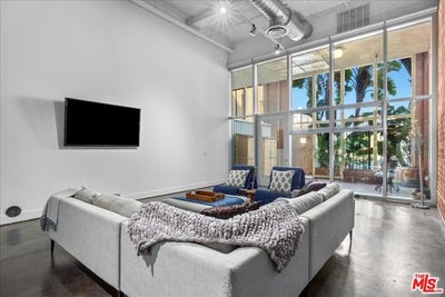 /international/us/120-s-hewitt-st-los-angeles-ca-110109165517/