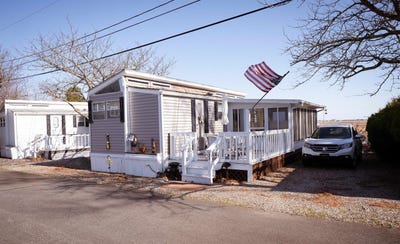 /international/us/308-route-286-seabrook-nh-110107780196/