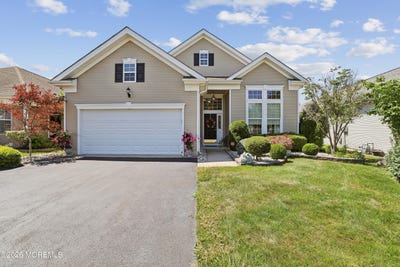 /international/us/487-huntington-drive-jackson-nj-110119948279/