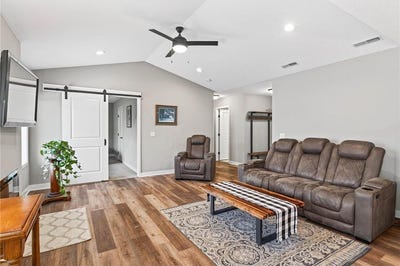 /international/us/7246-385th-street-north-branch-mn-110103506856/