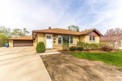 /international/us/1114-hewitt-drive-des-plaines-il-110107549481/