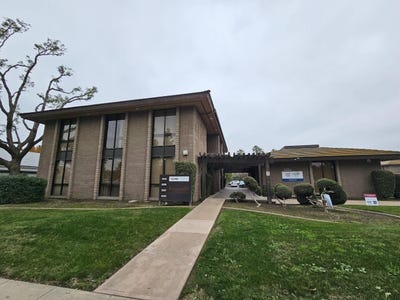 /international/us/5327-w-hillsdale-avenue-visalia-ca-110105642405/