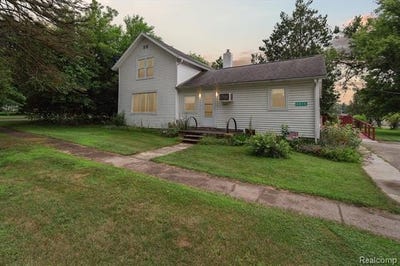 /international/us/4415-central-street-columbiaville-mi-110100917828/