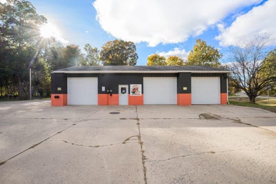 /international/us/818-w-monroe-street-bangor-mi-110095423607/
