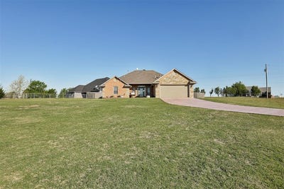 /international/us/9515-lake-drive-piedmont-ok-110107169791/