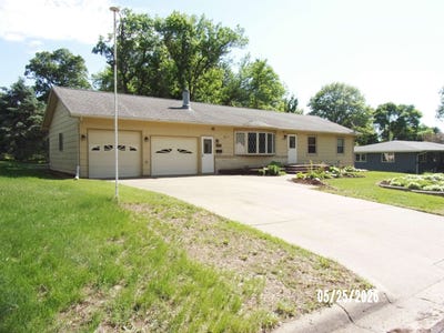 /international/us/1310-15th-st-hawarden-ia-110108411113/