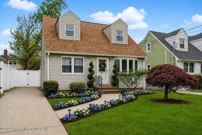 /international/us/335-robinson-avenue-staten-island-ny-110108493719/