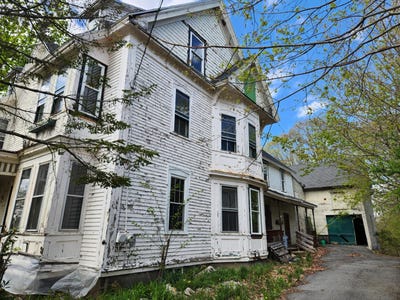 /international/us/90-elm-street-mechanic-falls-me-110100678305/?lang=es