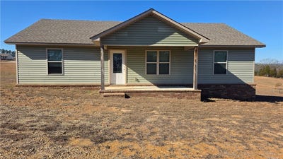 /international/us/979-county-road-3561-clarksville-ar-110105642955/